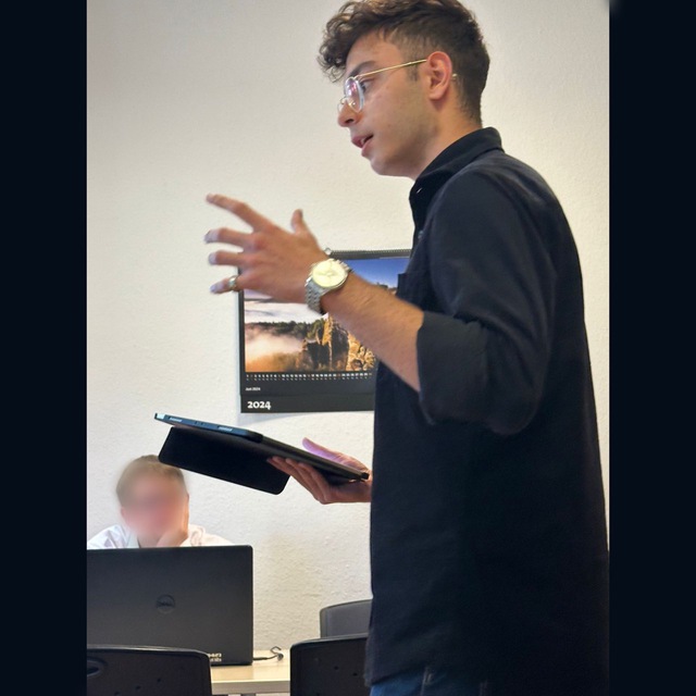 Mani Maleki portrait